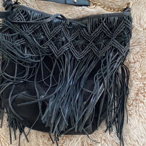Suede hobo bag with fringe details - Picture 3 of 4